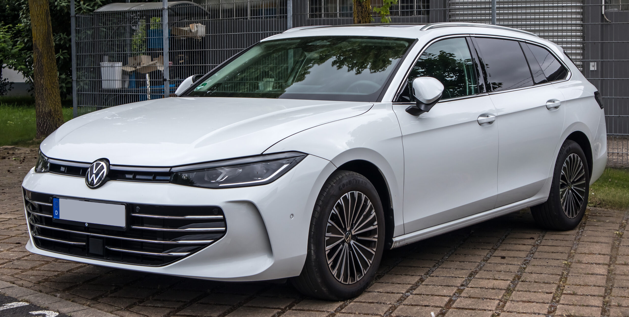 VW Passat Variant Elegance